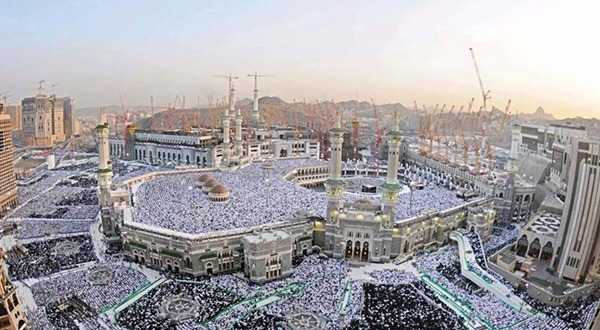 Eid-ul-Azha prayers offered at Mecca, Muslims around the 
